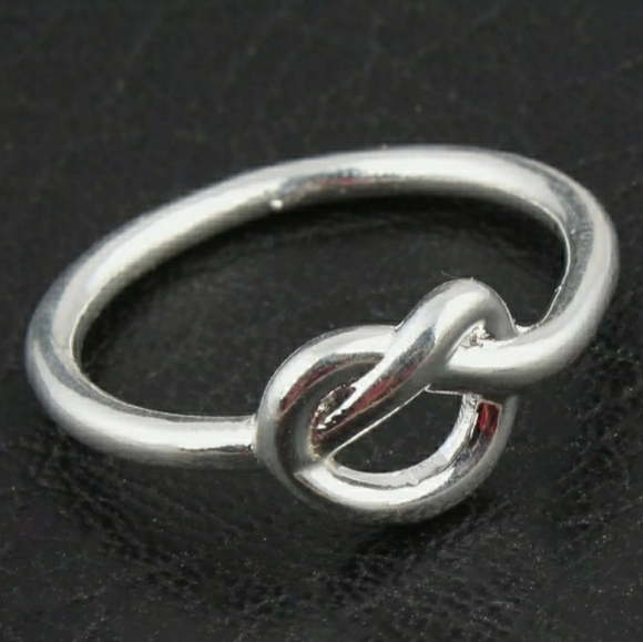 Silver knotted ring - Picture 3 of 5